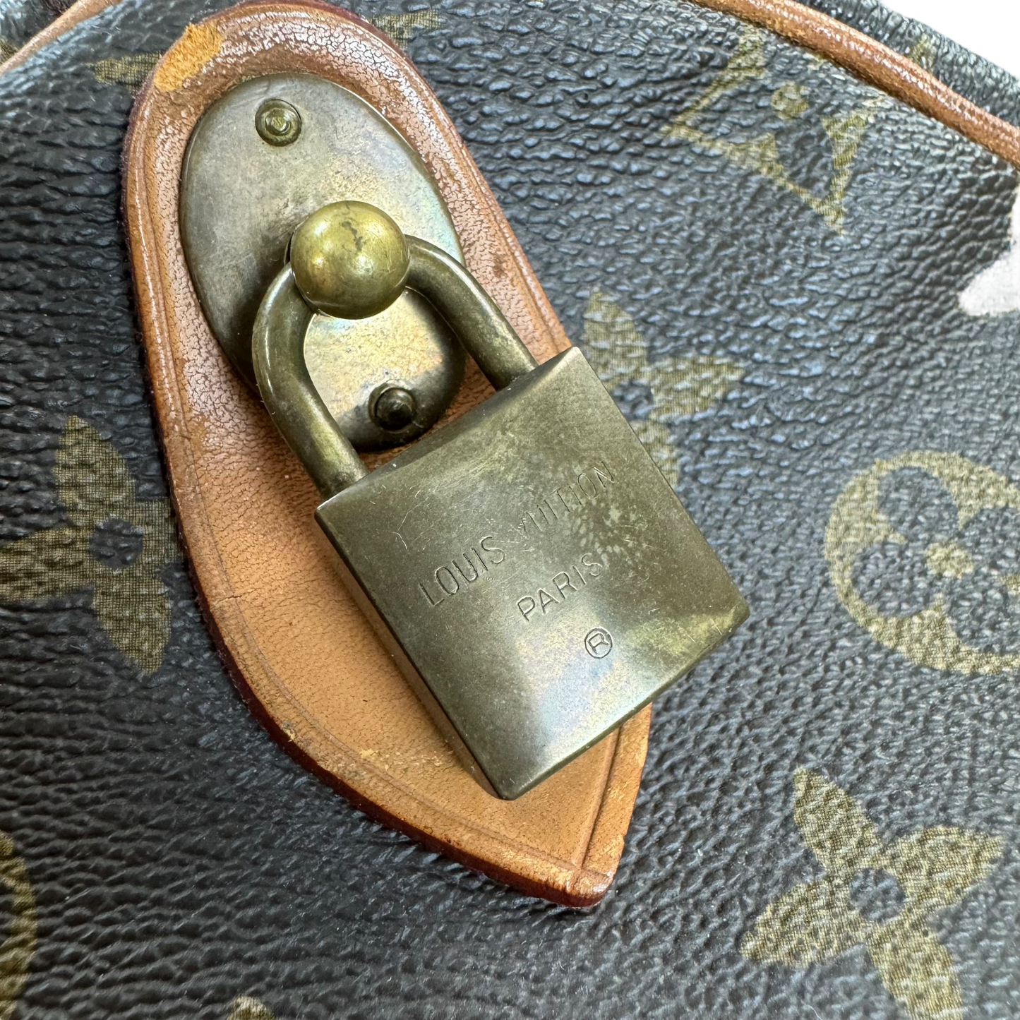 Louis Vuitton Weekender